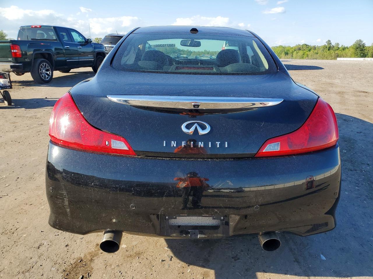 2011 INFINITI G37 COUPE X photo 11