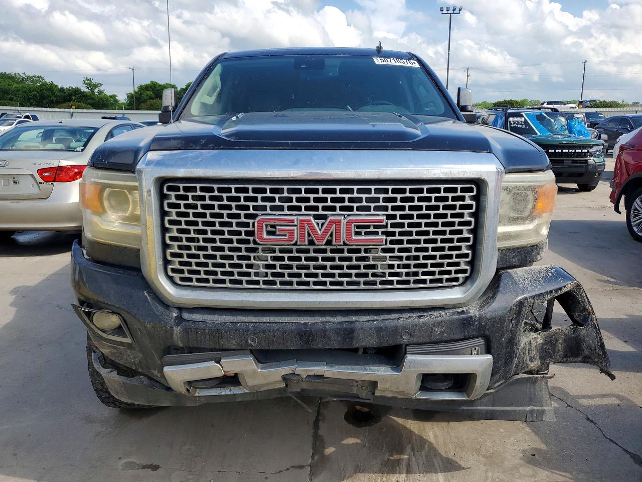 2015 GMC SIERRA K2500 DENALI photo 9