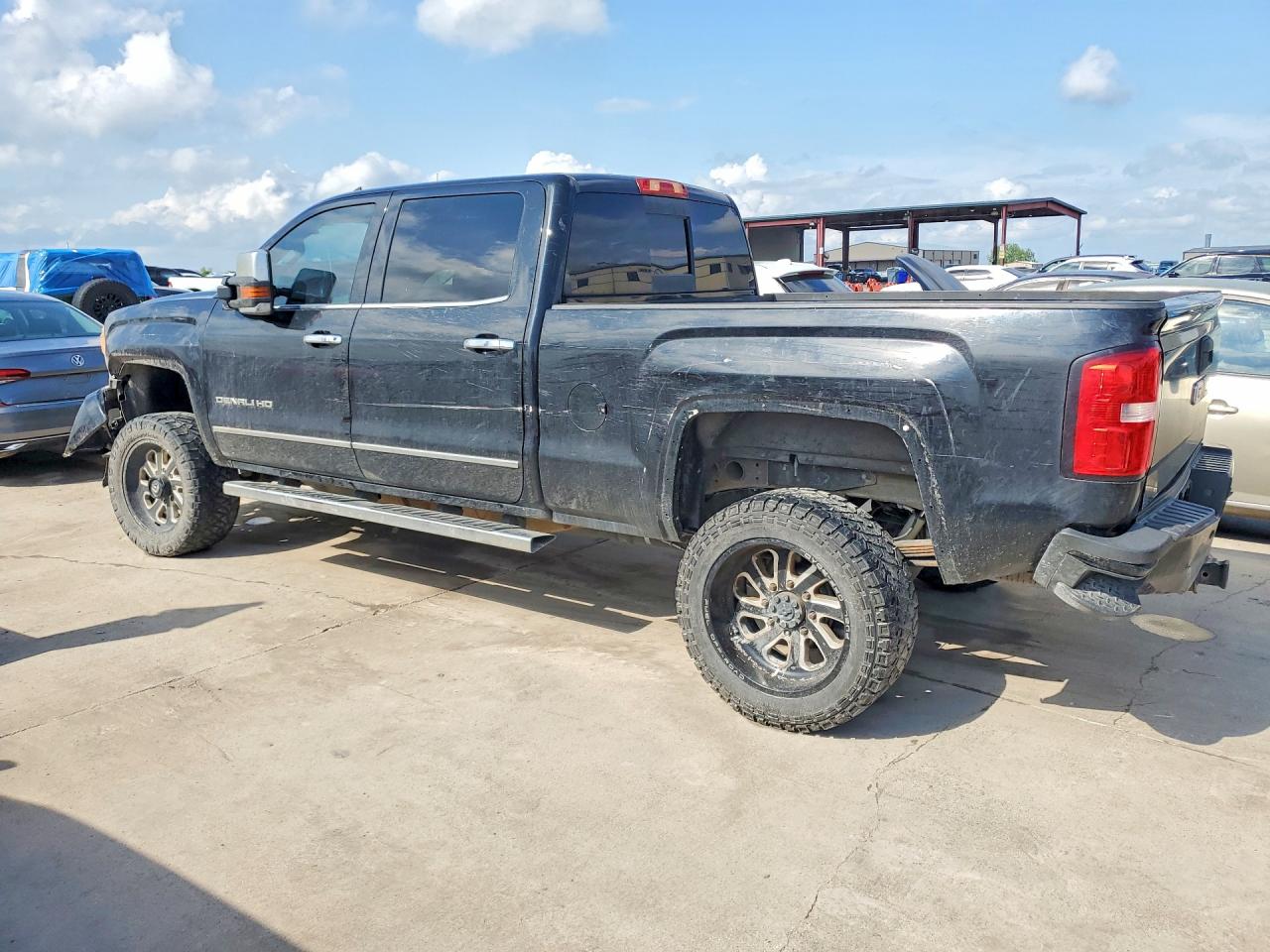 2015 GMC SIERRA K2500 DENALI photo 3
