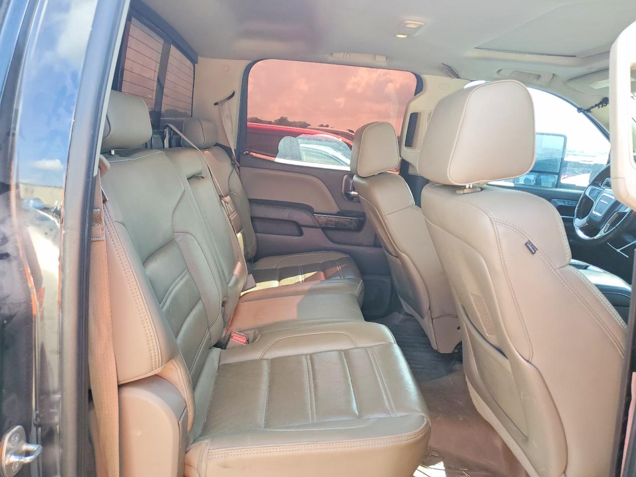 2015 GMC SIERRA K2500 DENALI photo 19