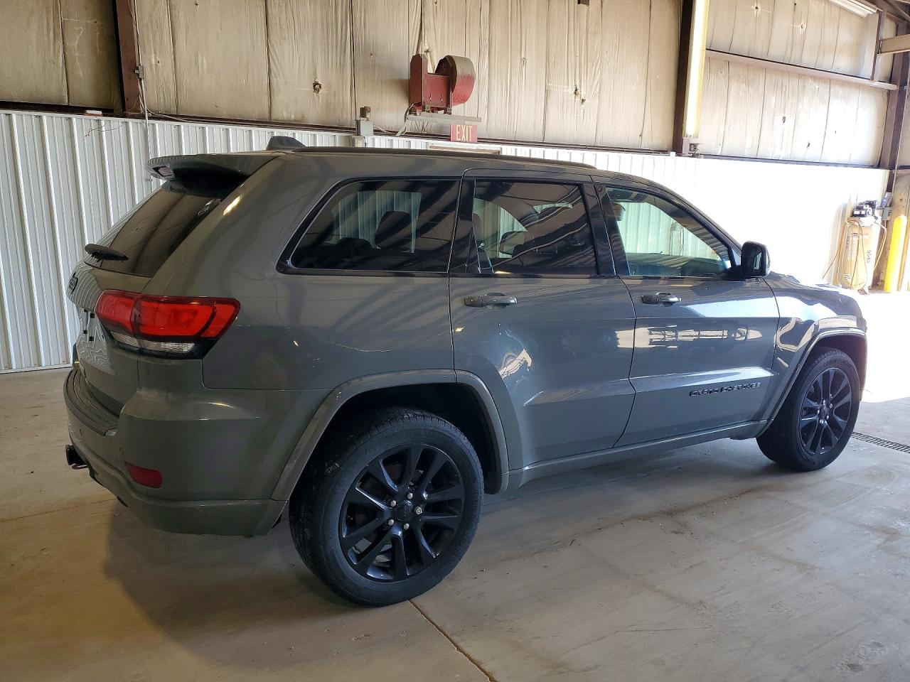 2019 JEEP GRAND CHEROKEE LAREDO photo 7