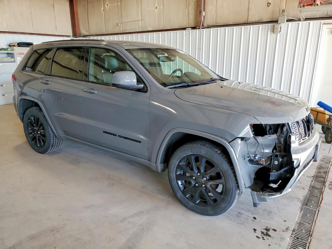 2019 JEEP GRAND CHEROKEE LAREDO photo 10