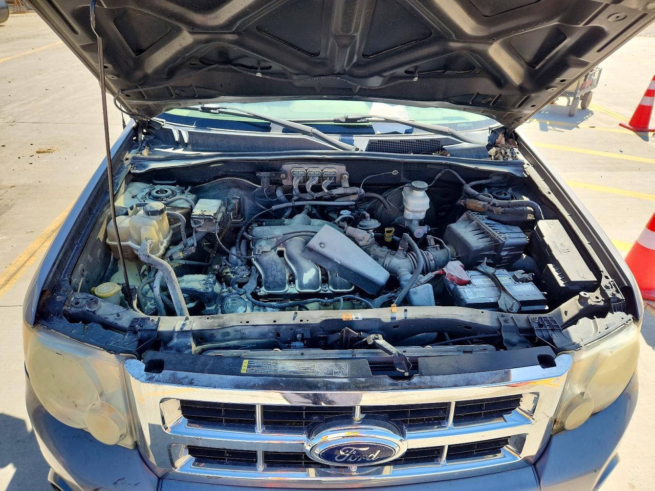 2008 FORD ESCAPE photo 23