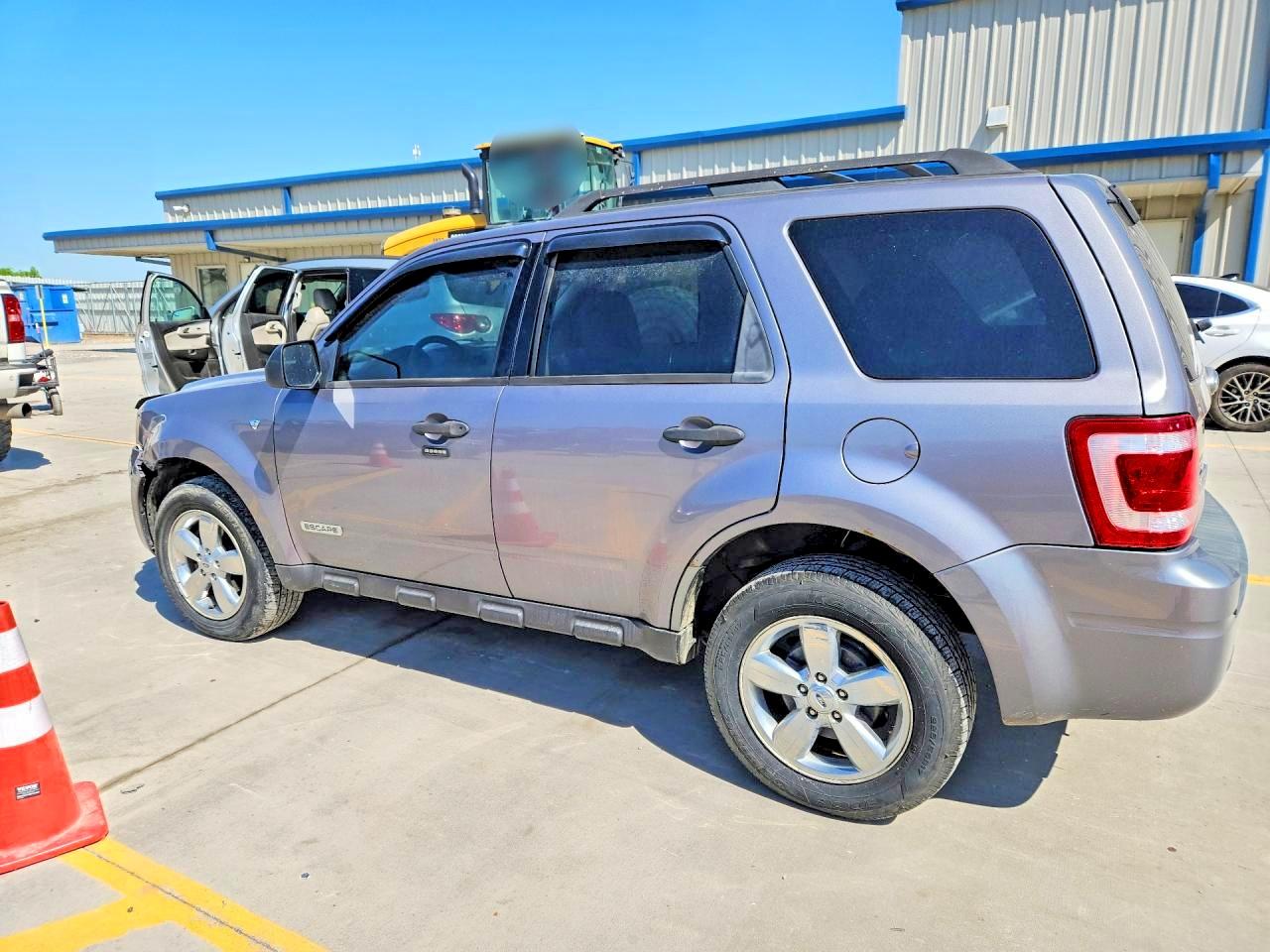 2008 FORD ESCAPE photo 3