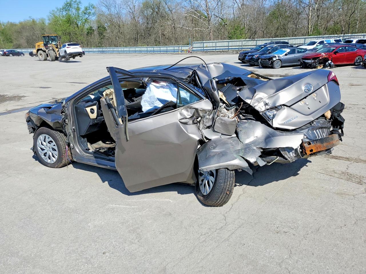 2018 TOYOTA COROLLA LE photo 3