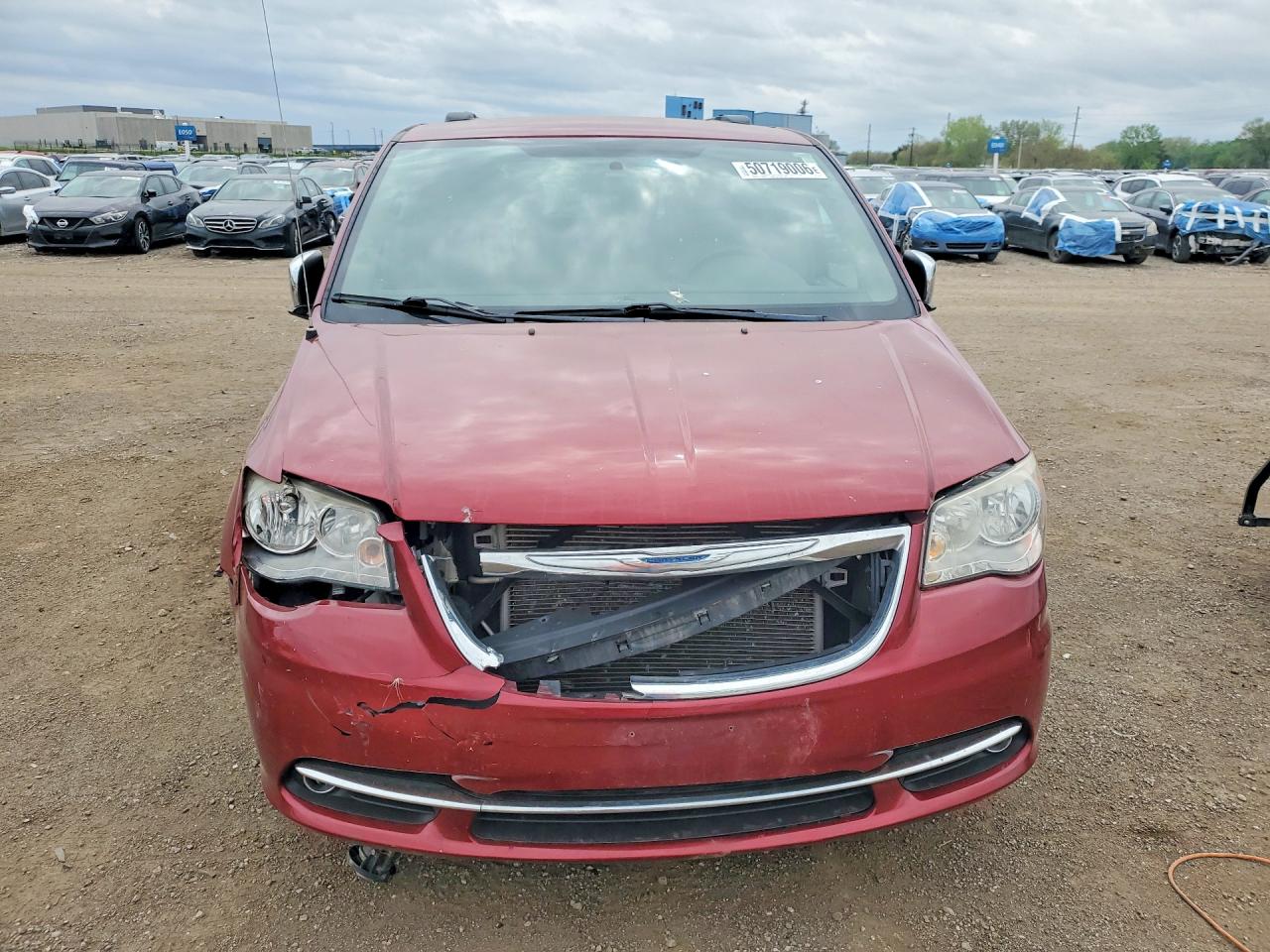 2012 CHRYSLER TOWN & COUNTRY TOURING L photo 9