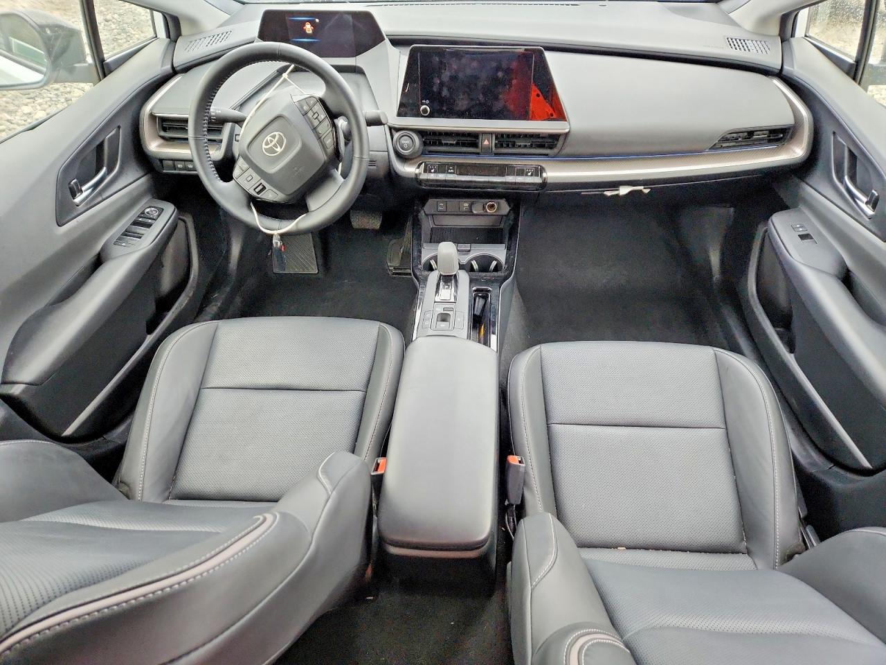 2024 TOYOTA PRIUS XLE photo 8