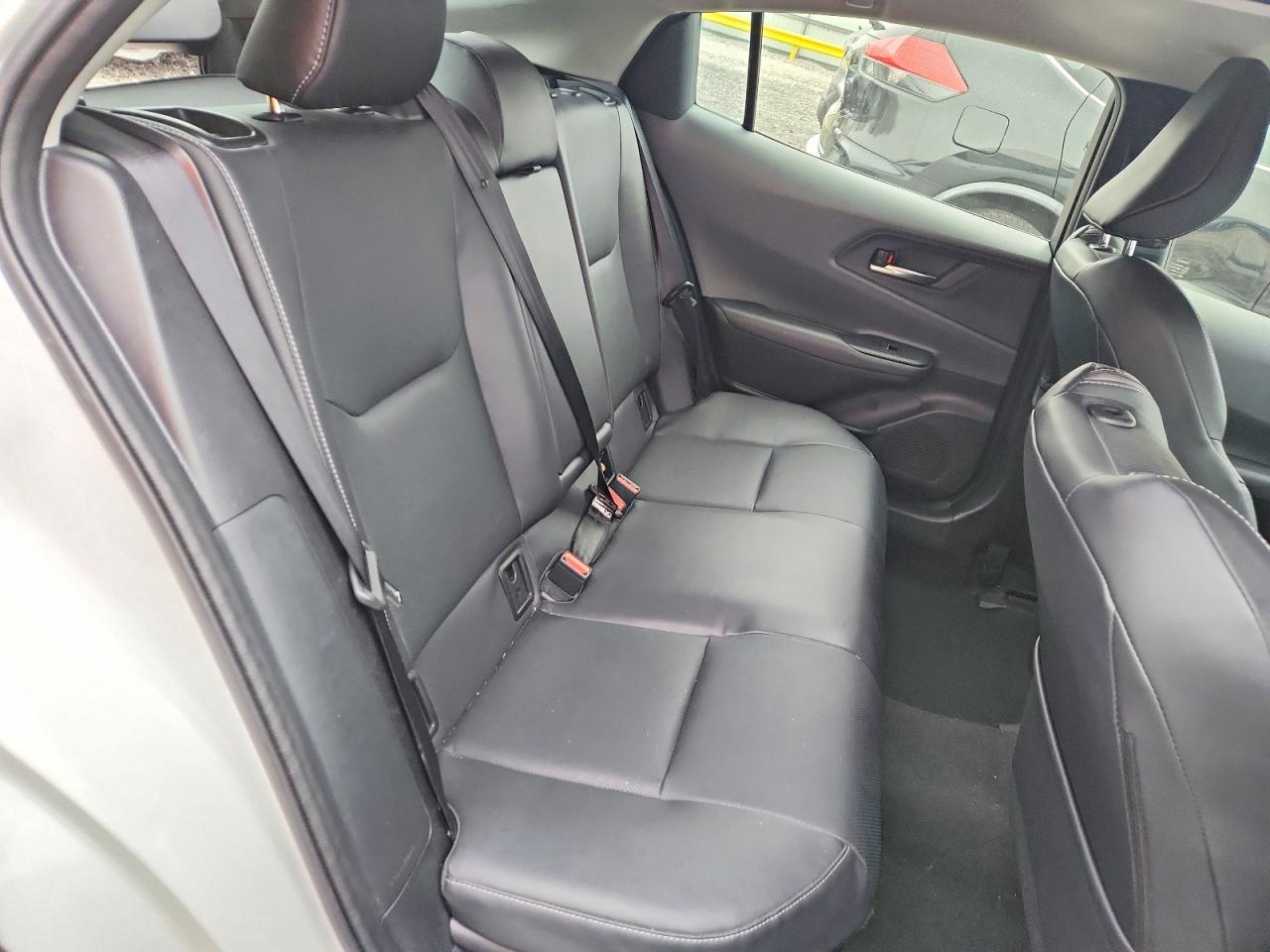 2024 TOYOTA PRIUS XLE photo 10