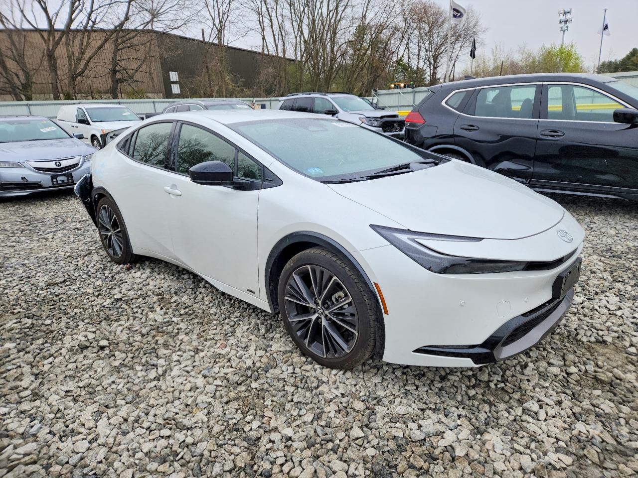 2024 TOYOTA PRIUS XLE photo 4