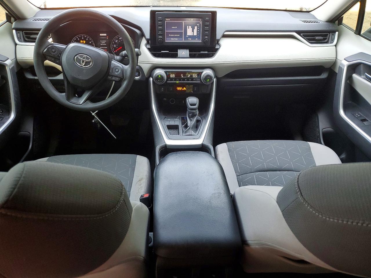2019 TOYOTA RAV4 XLE photo 15