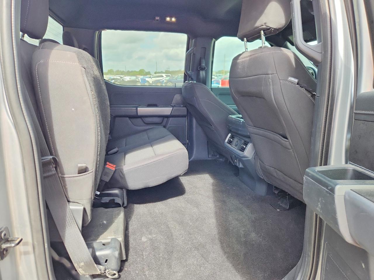 2025 FORD F150 XLT photo 19