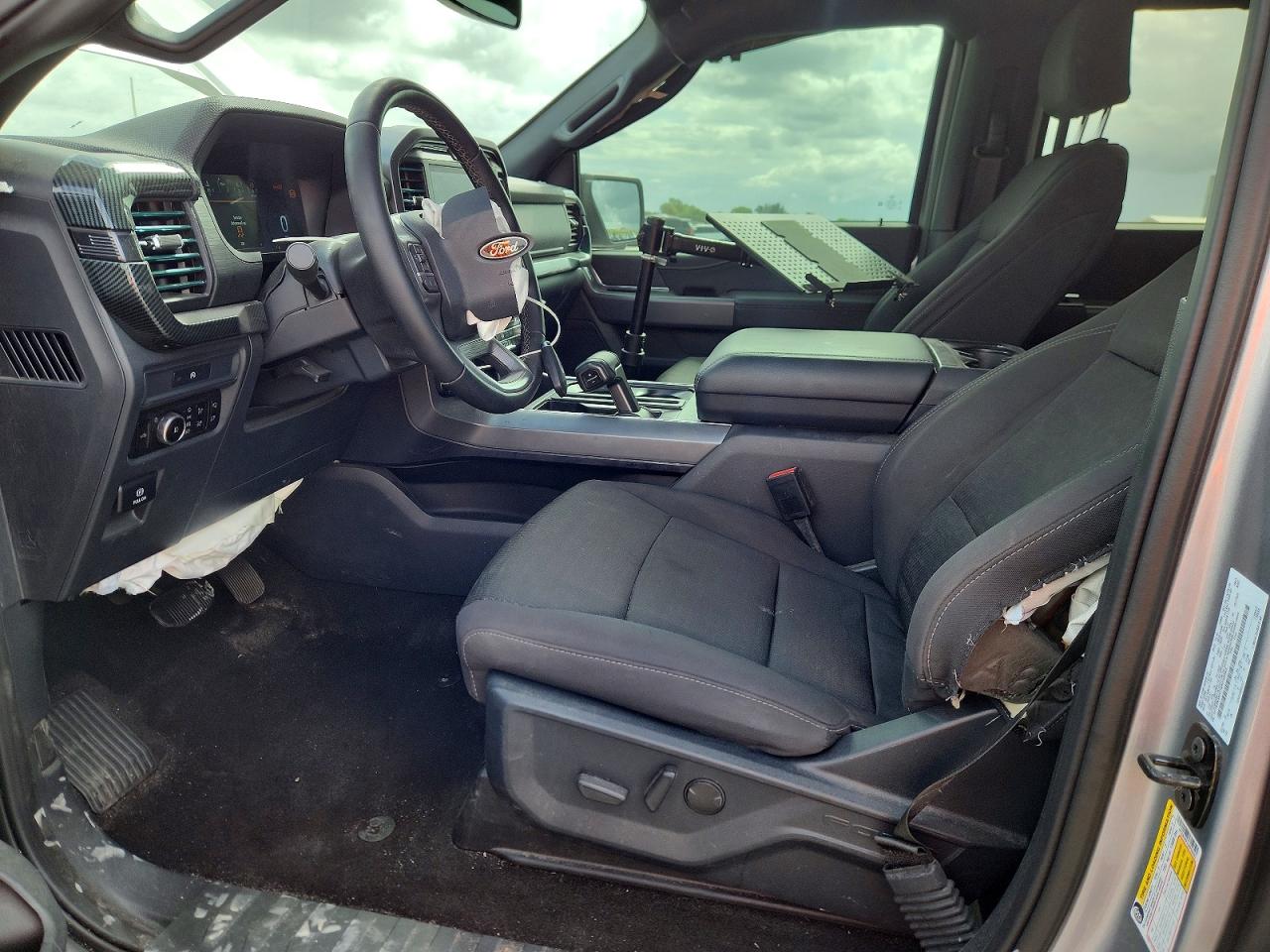 2025 FORD F150 XLT photo 13