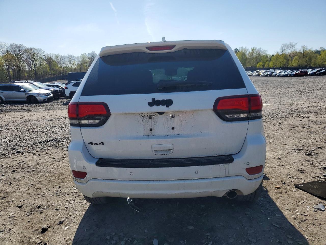 2022 JEEP GRAND CHEROKEE LAREDO E photo 11