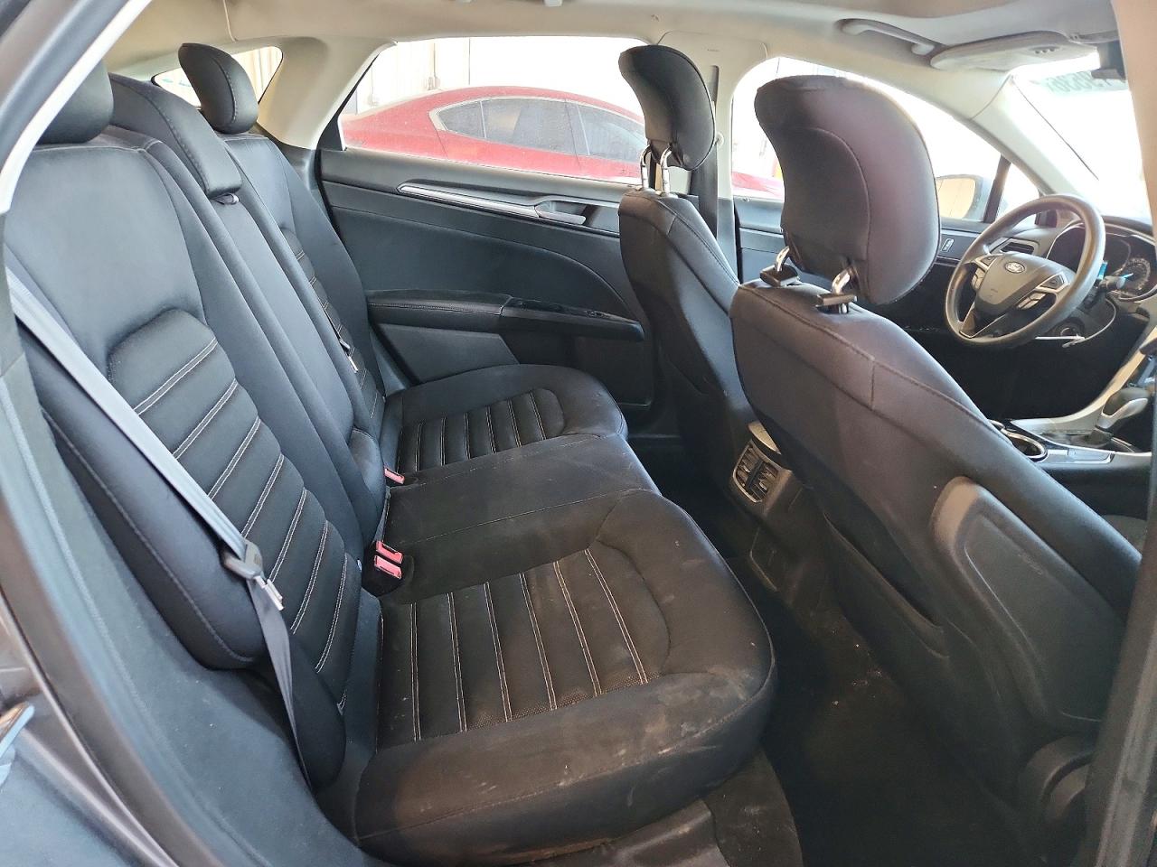 2014 FORD FUSION SE photo 19