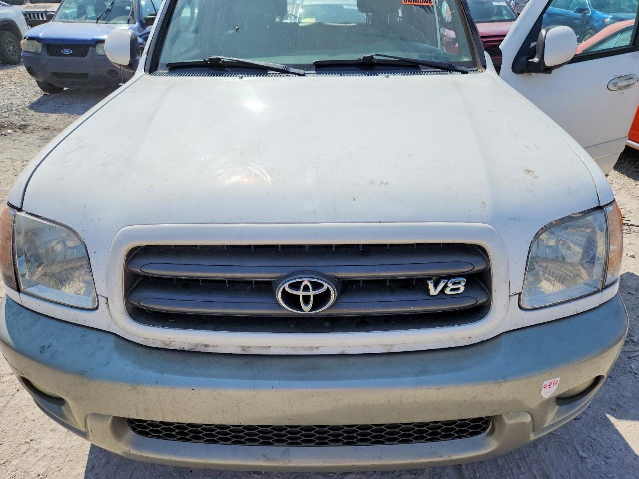 2004 TOYOTA SEQUOIA SR5 photo 23