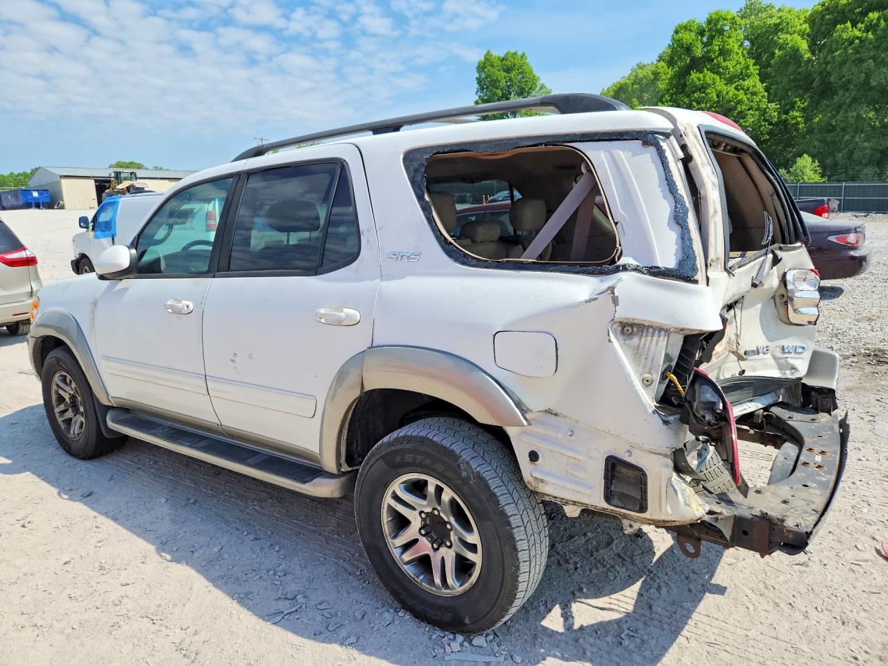 2004 TOYOTA SEQUOIA SR5 photo 3