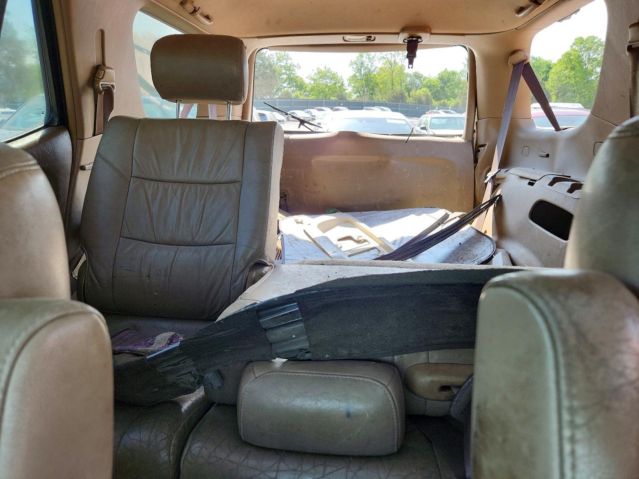 2004 TOYOTA SEQUOIA SR5 photo 19