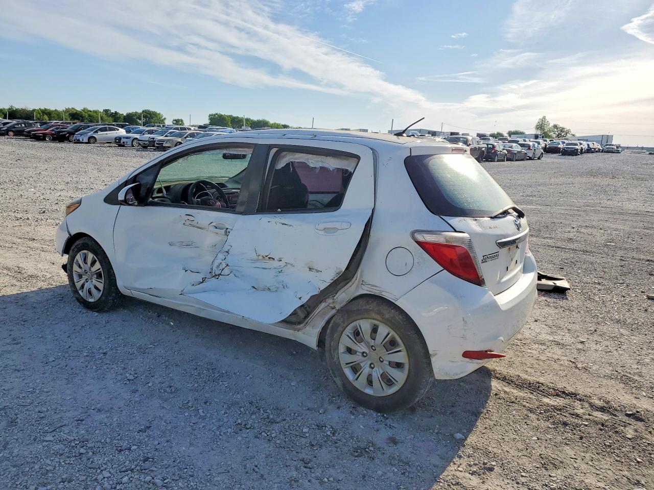 2012 TOYOTA YARIS 5-DOOR LE photo 4