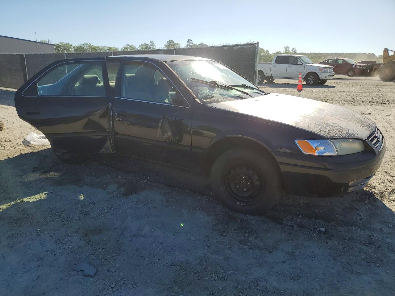 1997 TOYOTA CAMRY LE photo 10