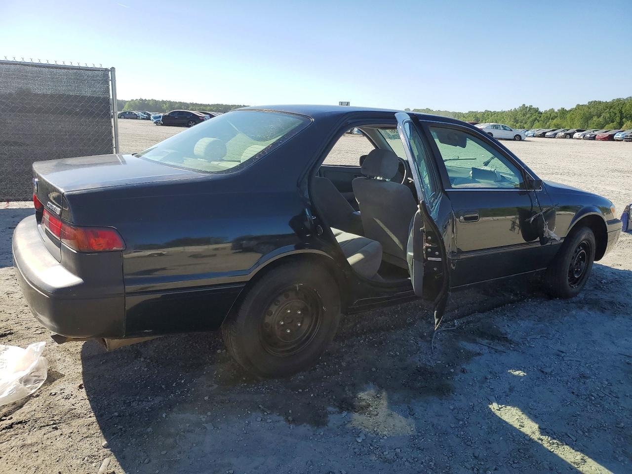 1997 TOYOTA CAMRY LE photo 7