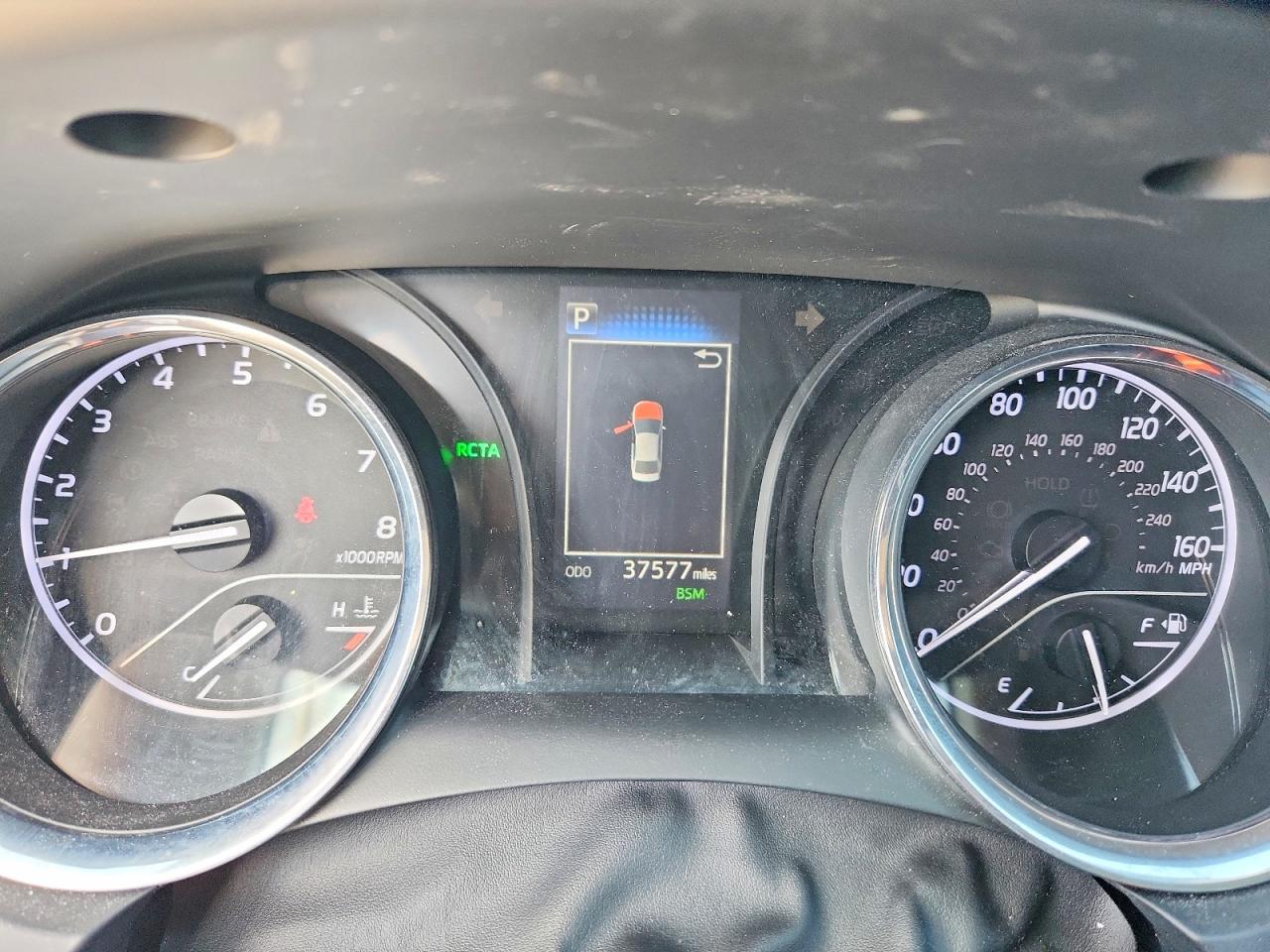2019 TOYOTA CAMRY SE photo 17