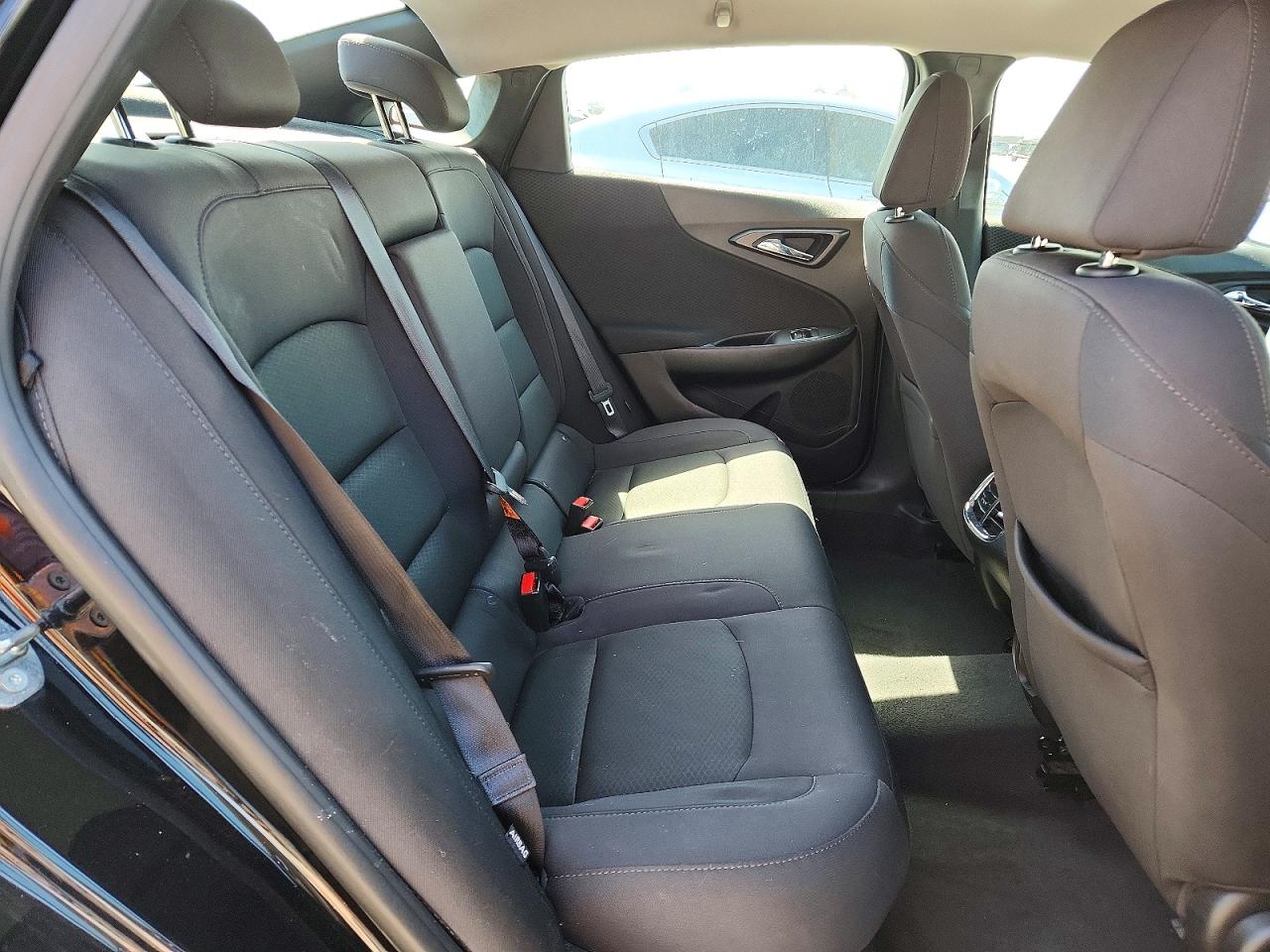 2017 CHEVROLET MALIBU LT photo 10