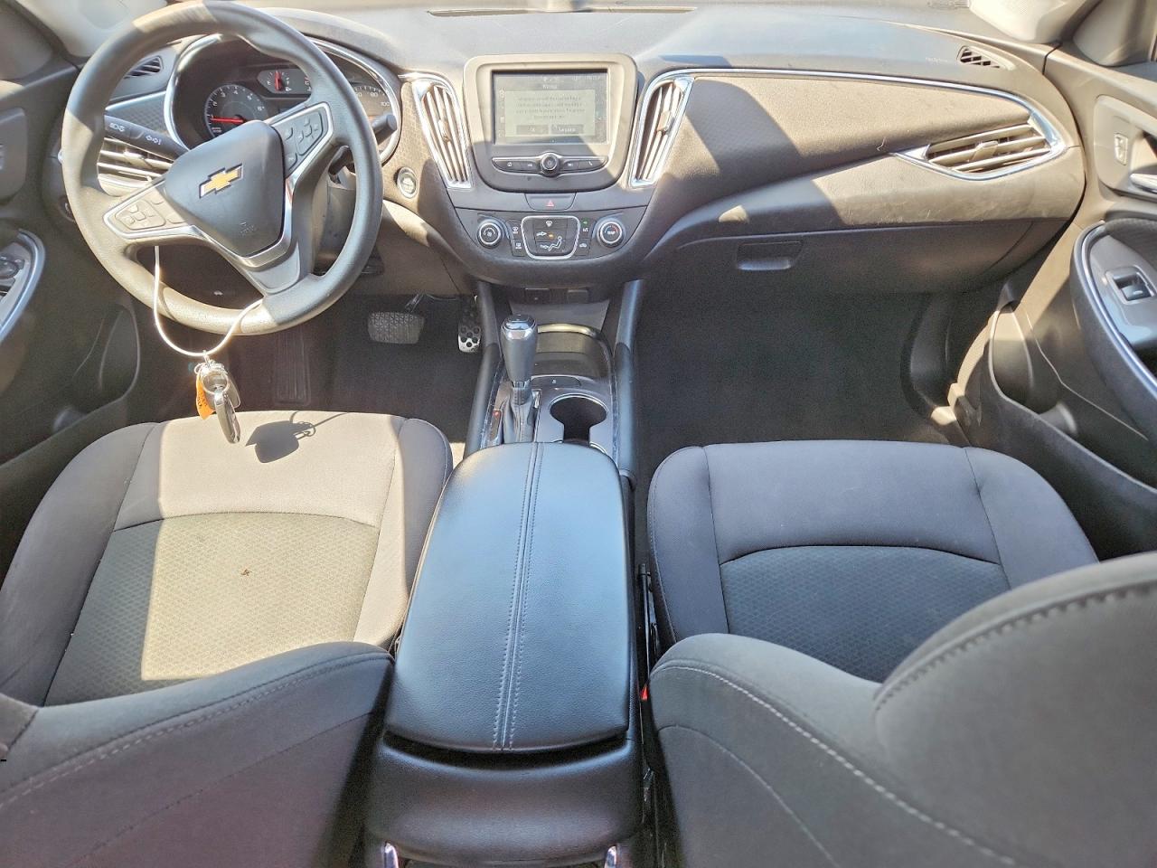 2017 CHEVROLET MALIBU LT photo 8