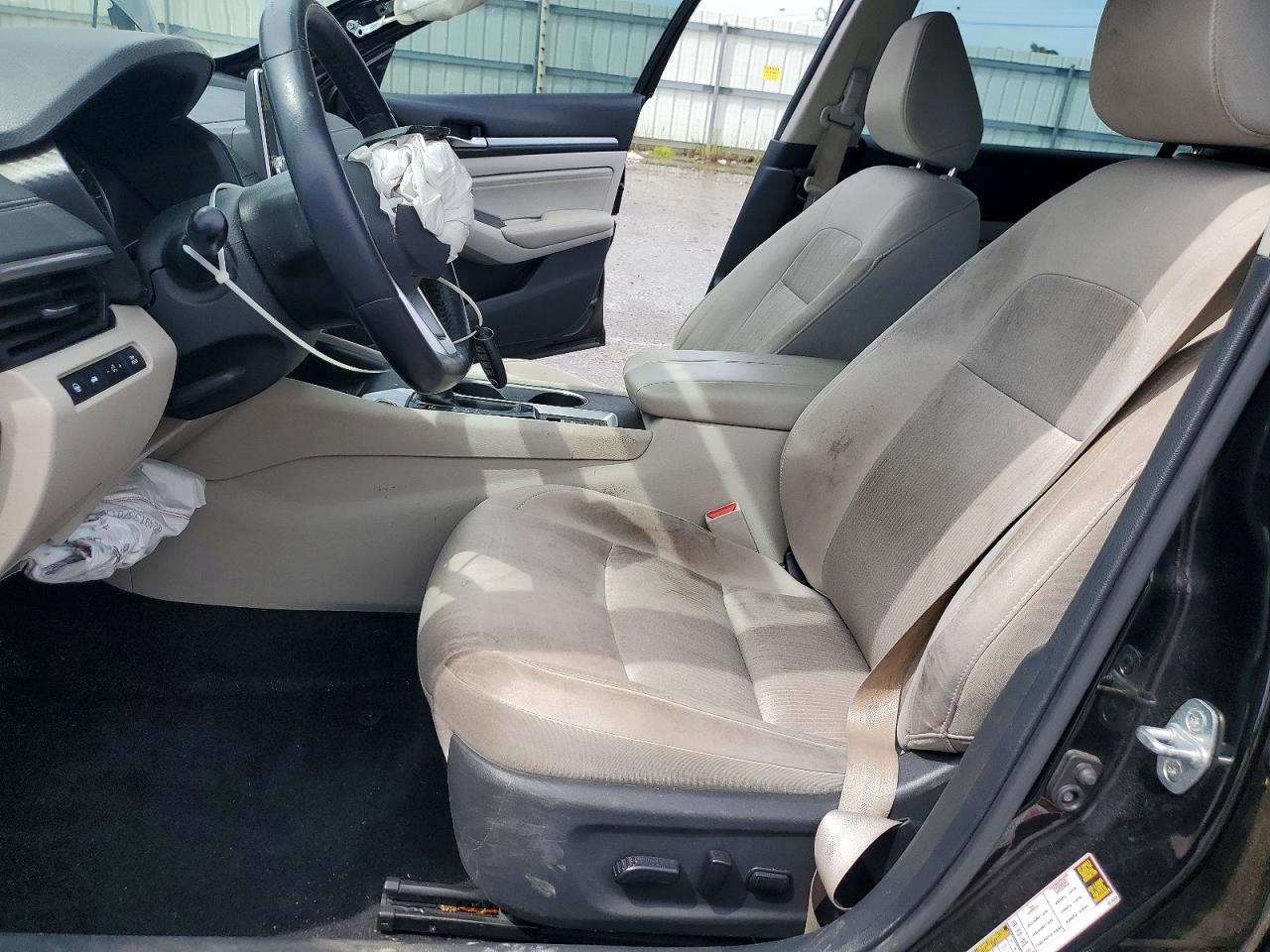 2019 NISSAN ALTIMA SV photo 13