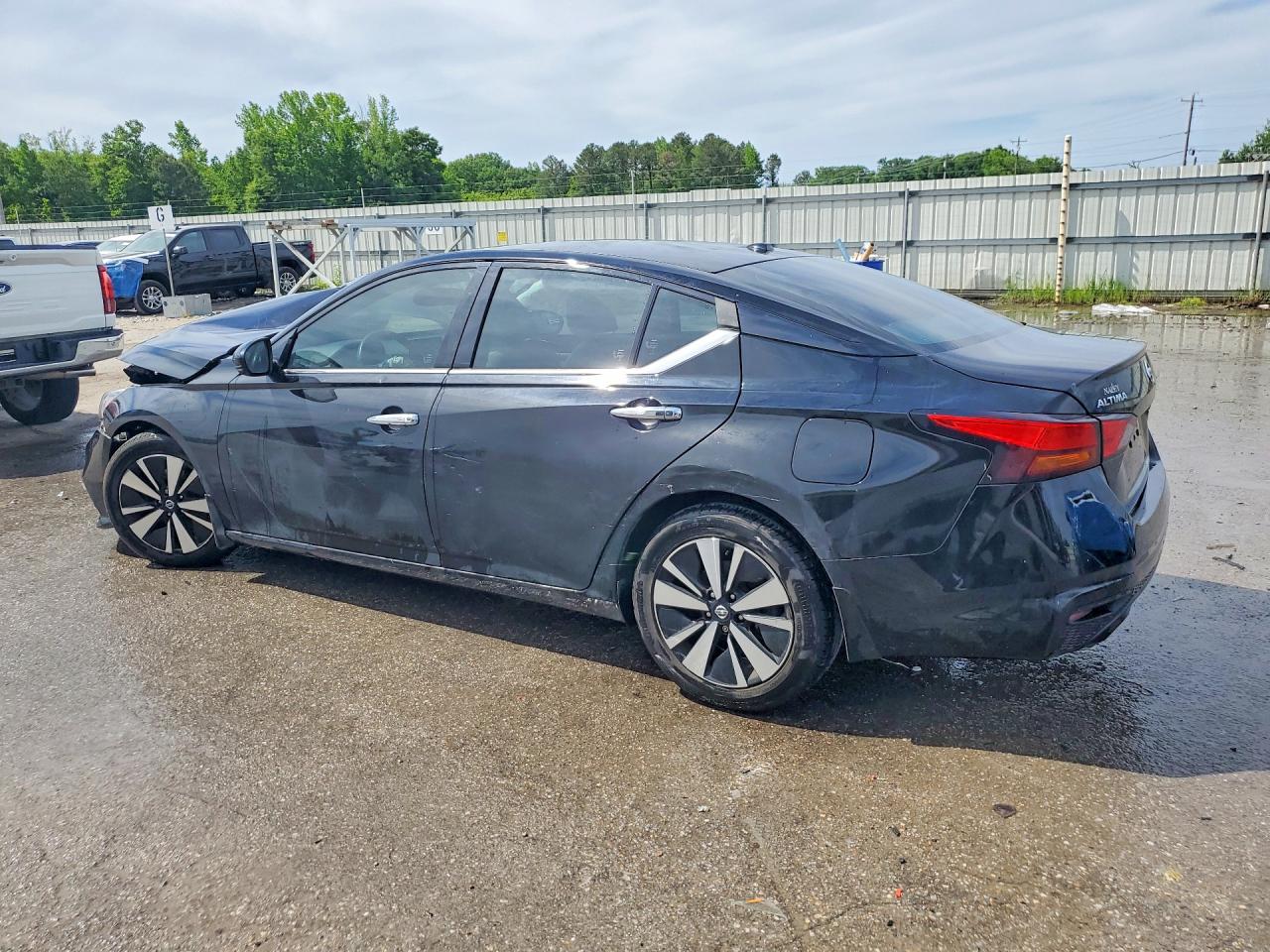 2019 NISSAN ALTIMA SV photo 3