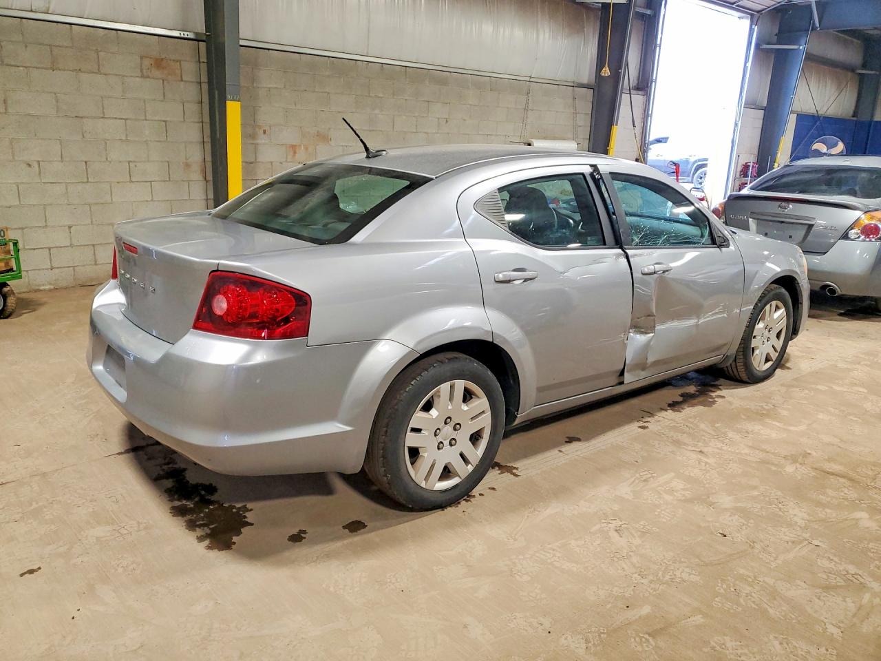 2014 DODGE AVENGER SE photo 3