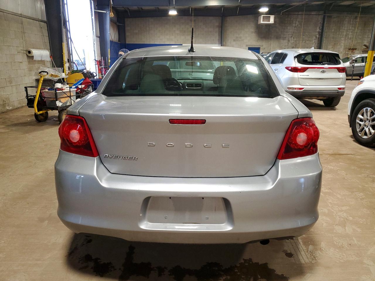 2014 DODGE AVENGER SE photo 6