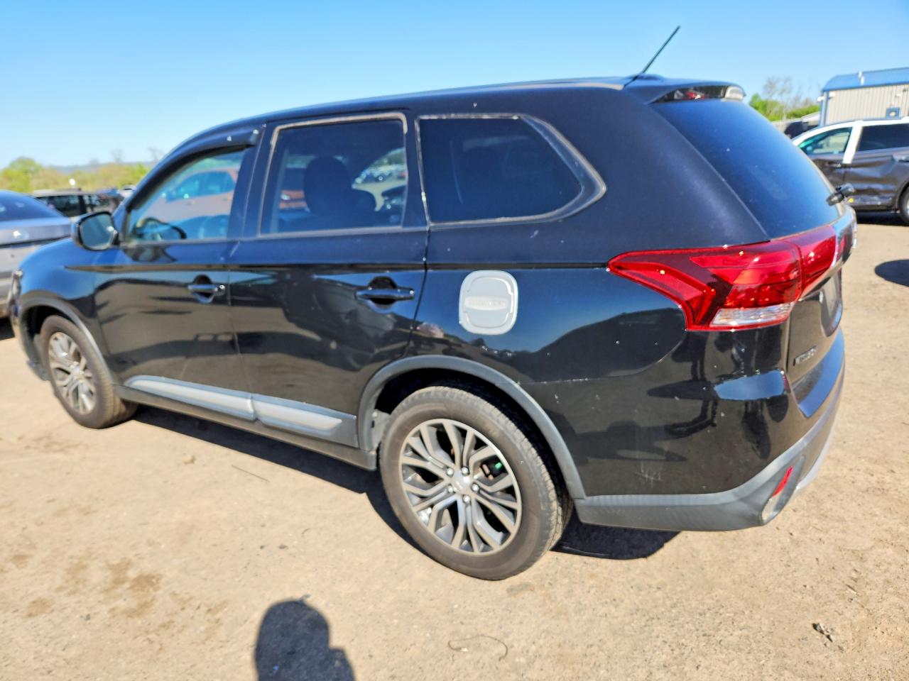 2016 MITSUBISHI OUTLANDER SE photo 3