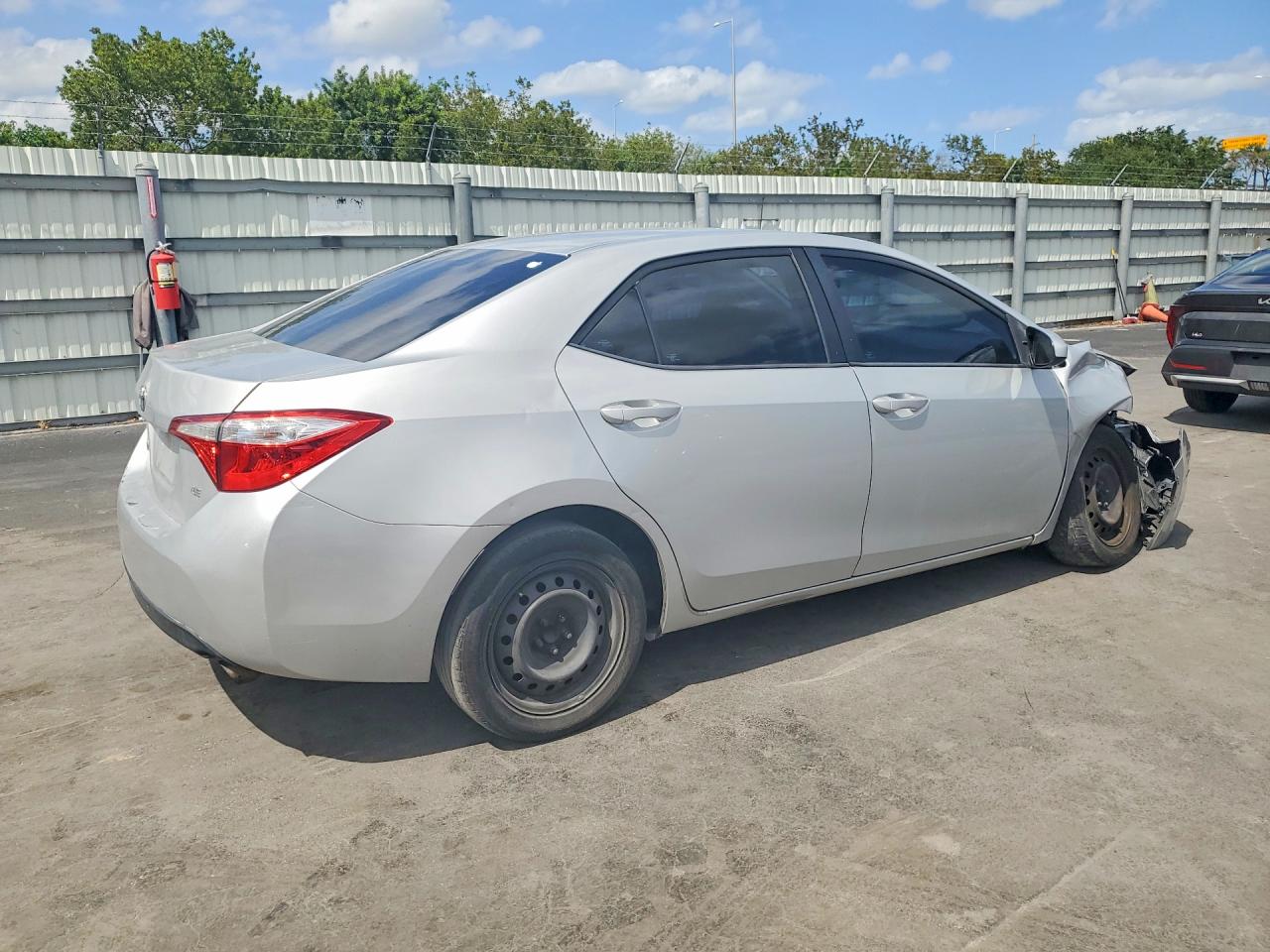 2016 TOYOTA COROLLA LE photo 7