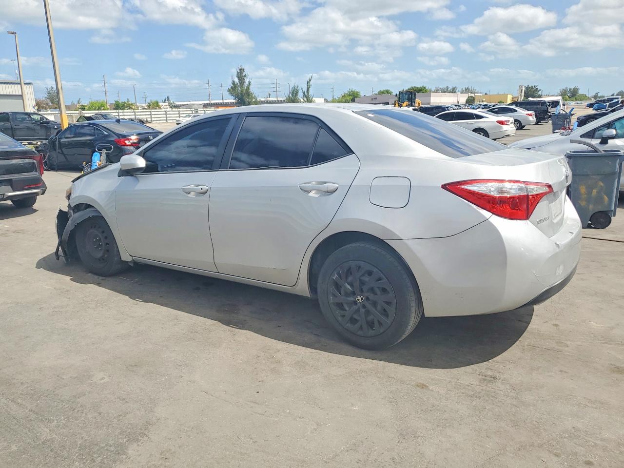 2016 TOYOTA COROLLA LE photo 4