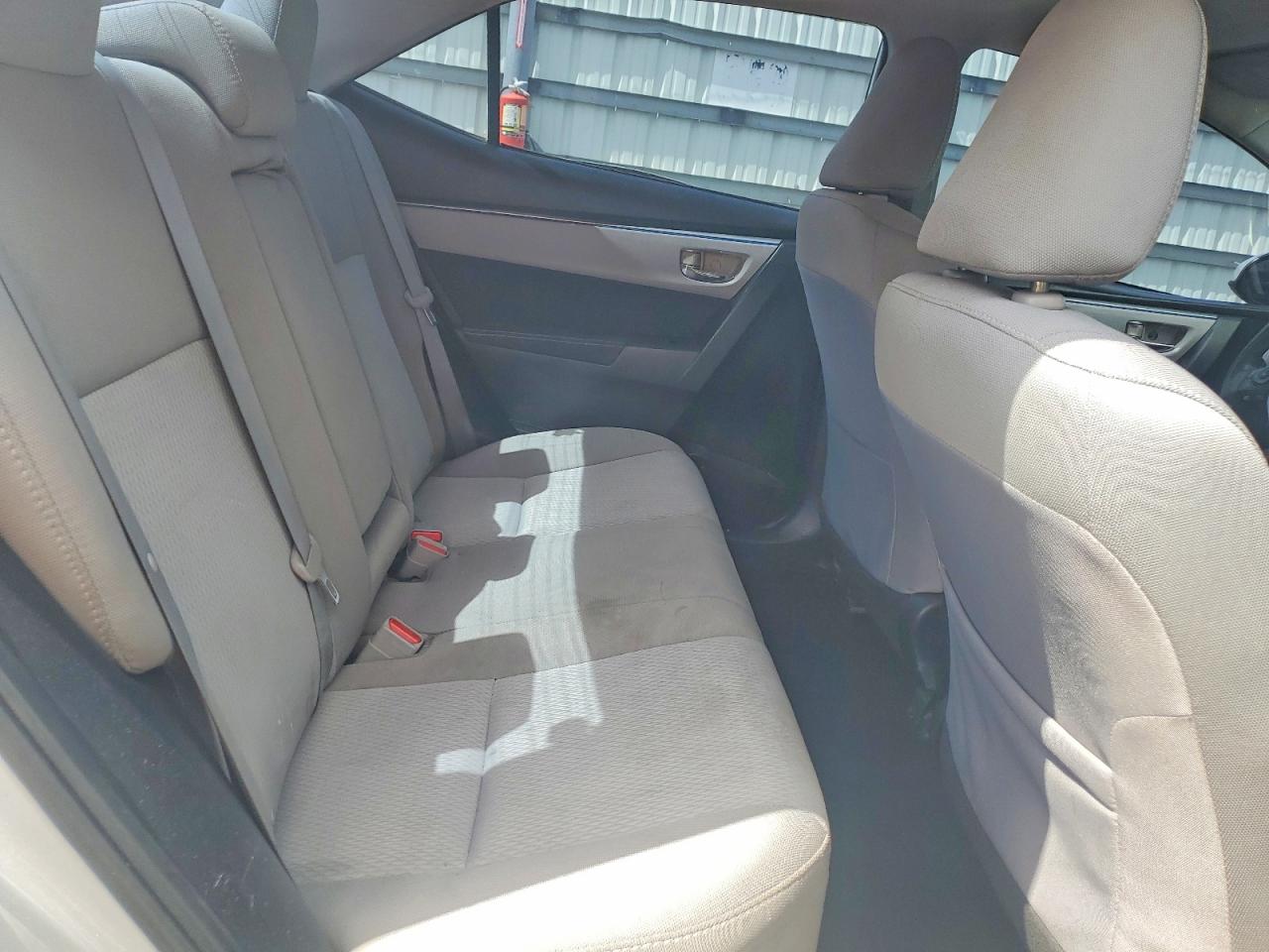 2016 TOYOTA COROLLA LE photo 28