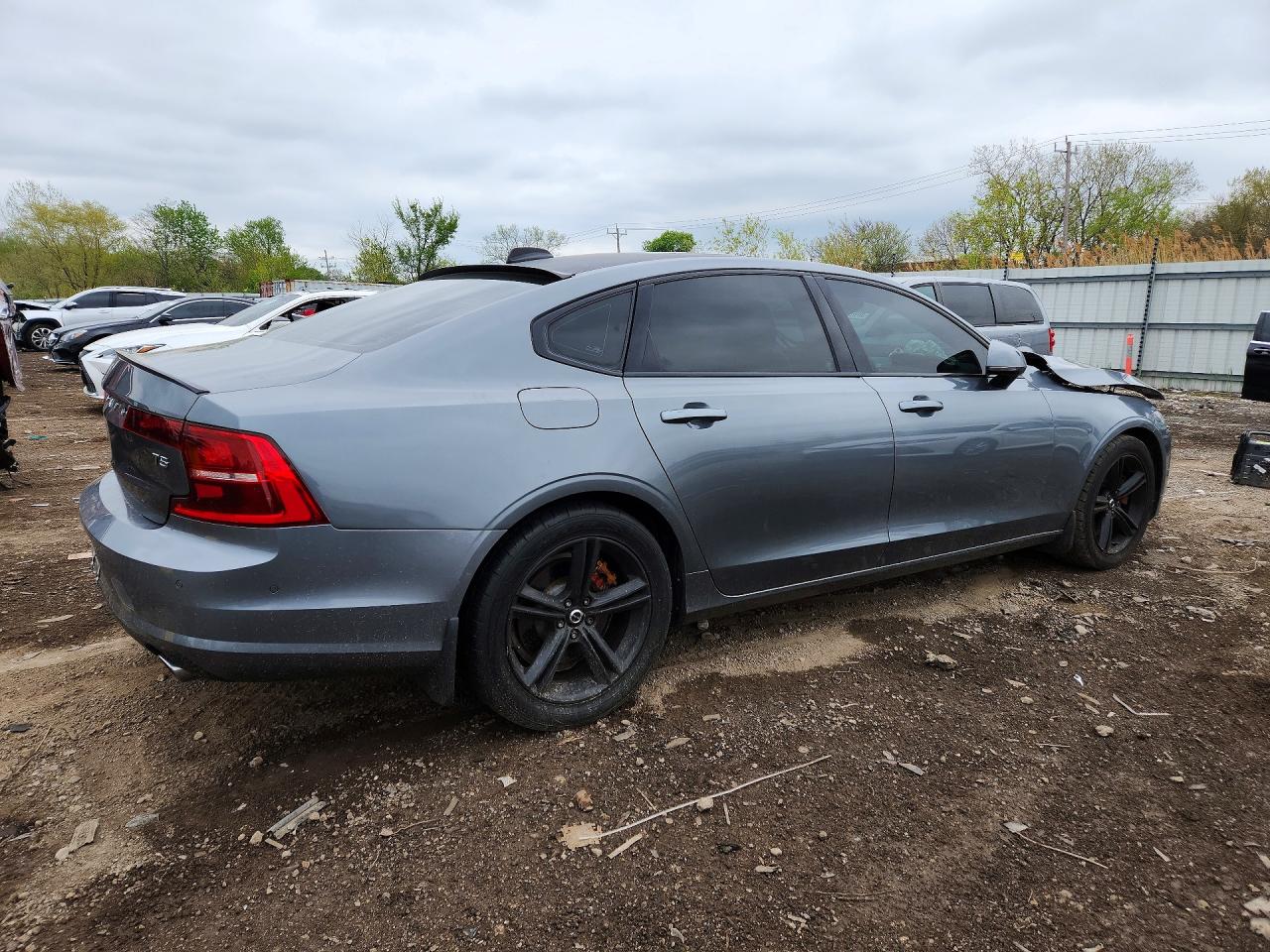 2018 VOLVO S90 T5 MOMENTUM photo 3