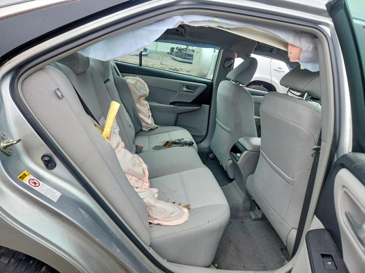 2017 TOYOTA CAMRY LE photo 19