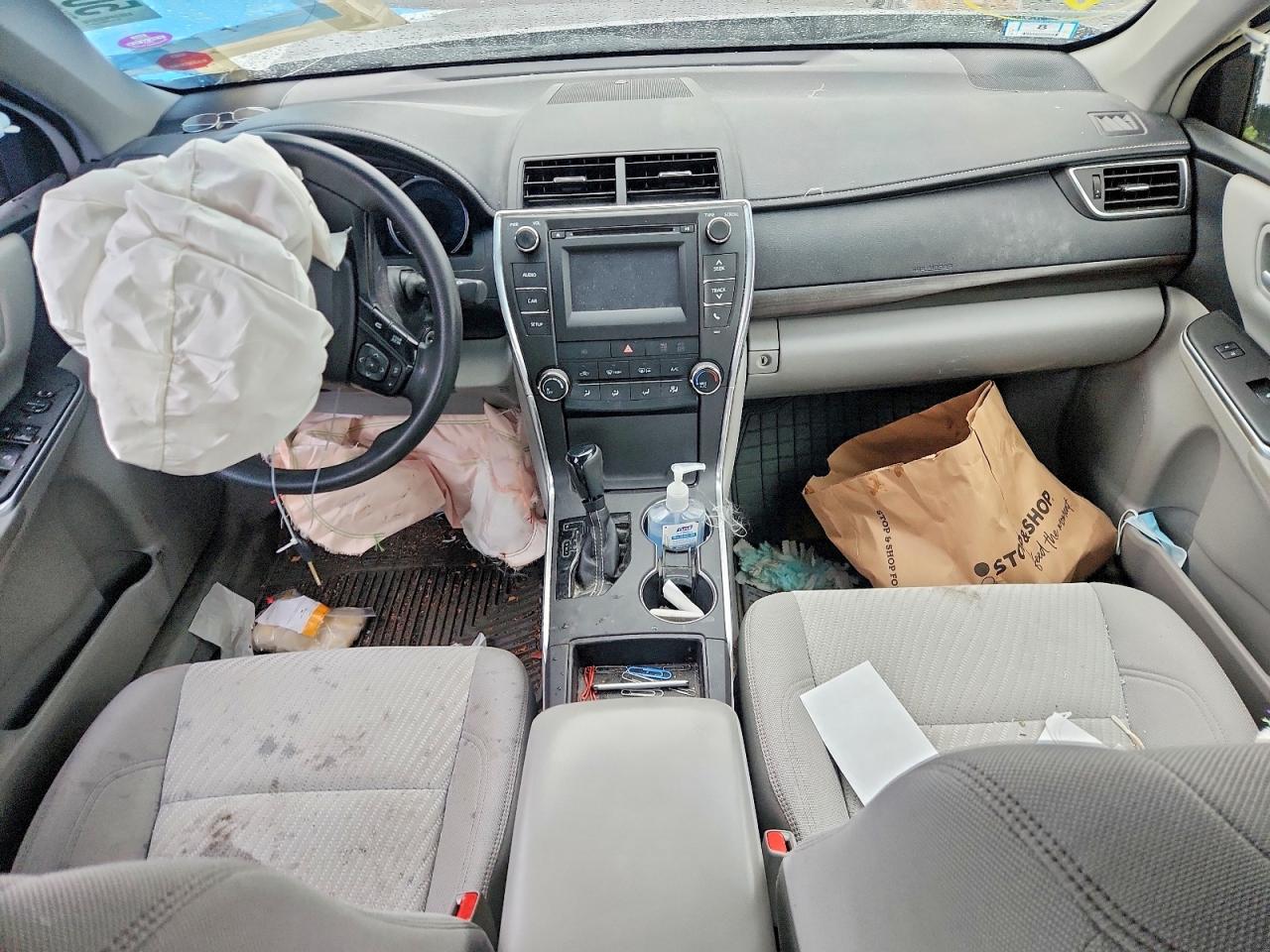 2017 TOYOTA CAMRY LE photo 15
