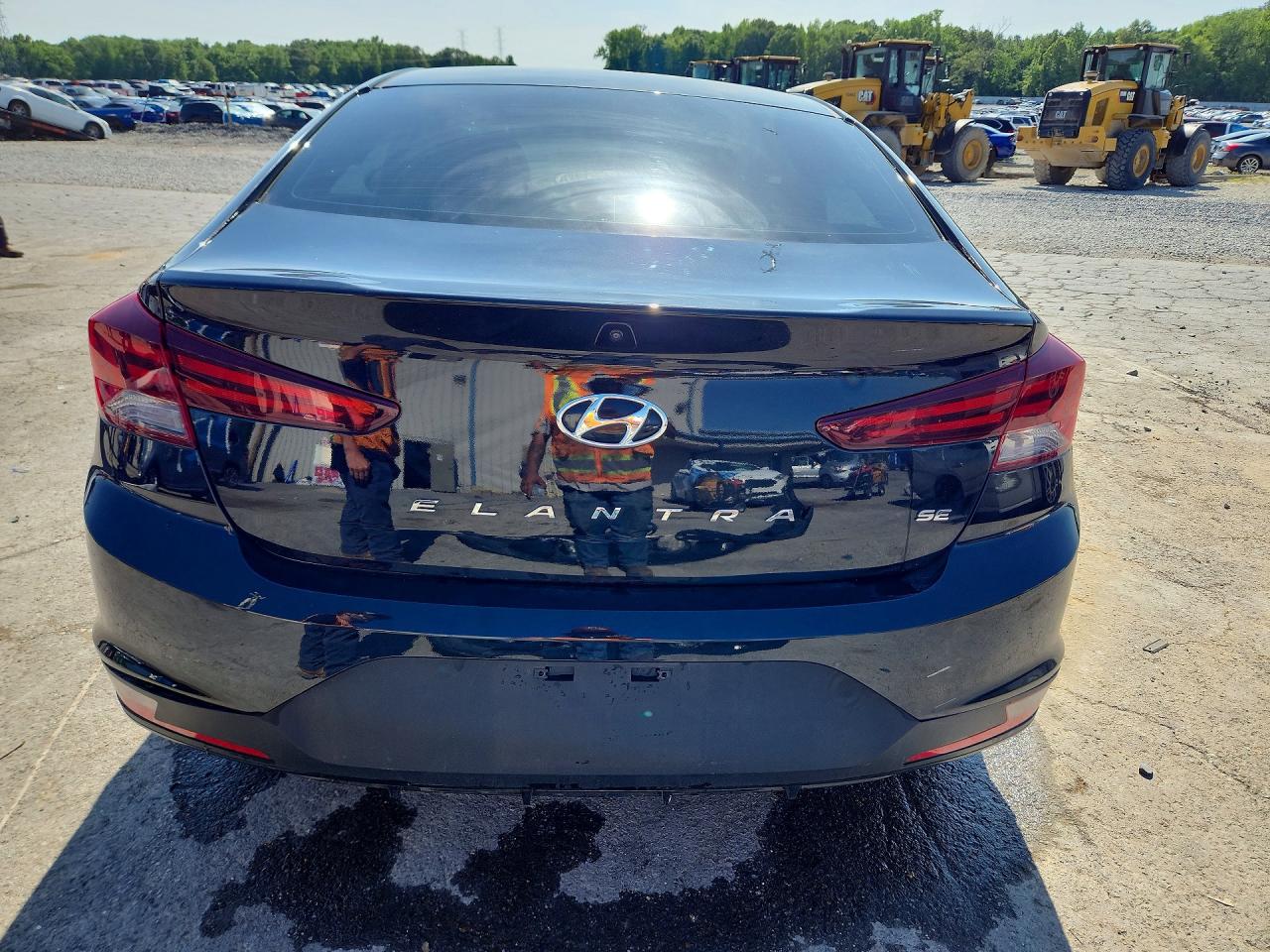 2019 HYUNDAI ELANTRA SE photo 11