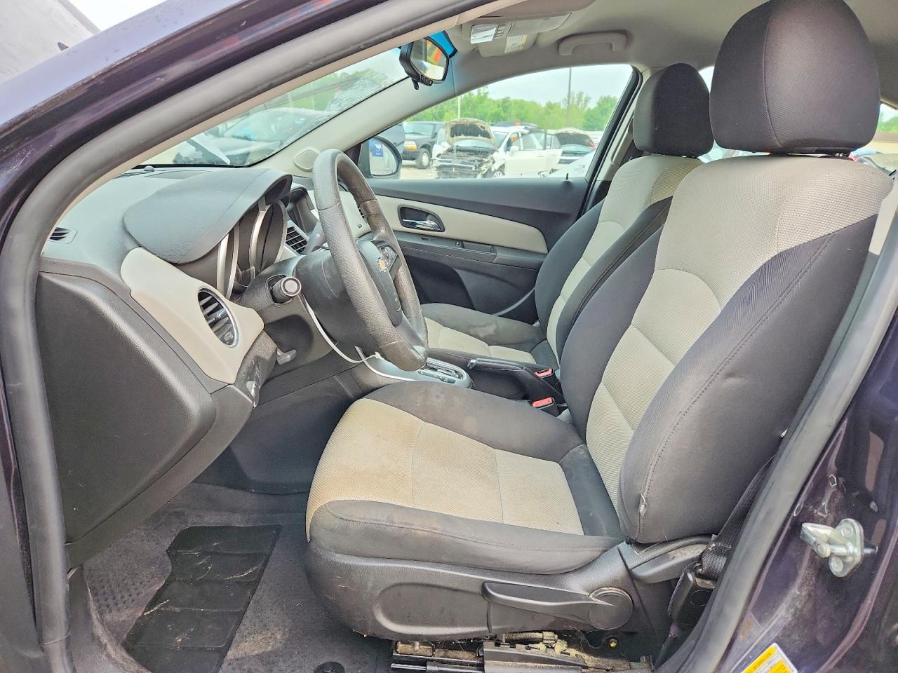 2016 CHEVROLET CRUZE LIMITED LS photo 13