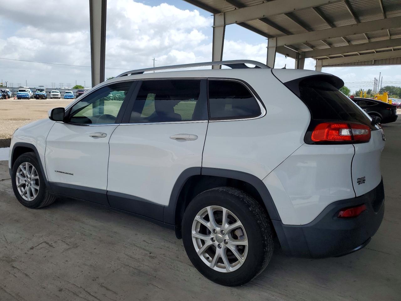 2017 JEEP CHEROKEE LATITUDE photo 4