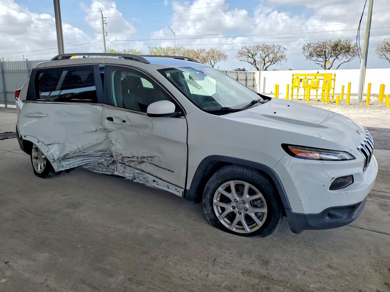 2017 JEEP CHEROKEE LATITUDE photo 10
