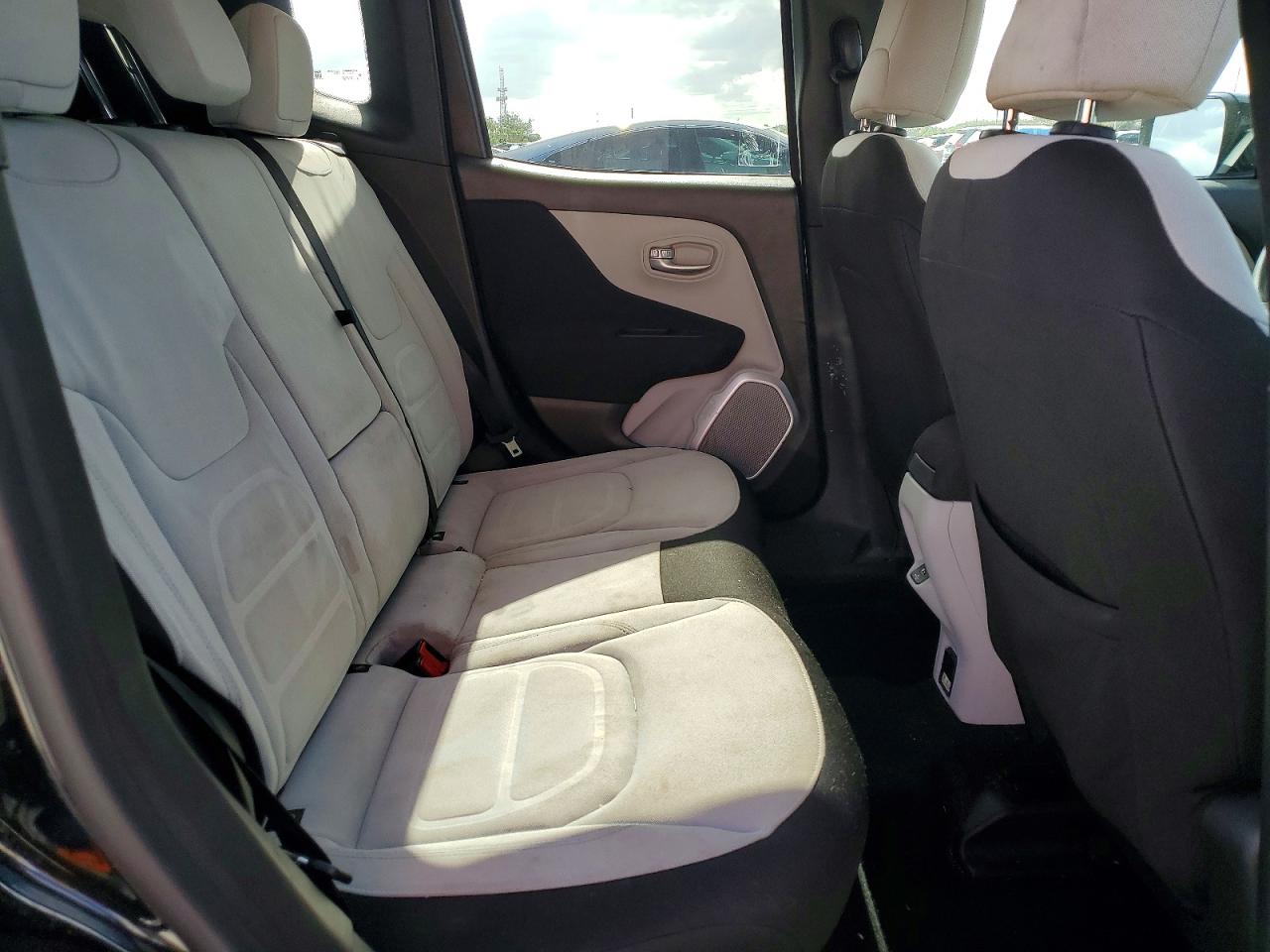 2019 JEEP RENEGADE LATITUDE photo 21