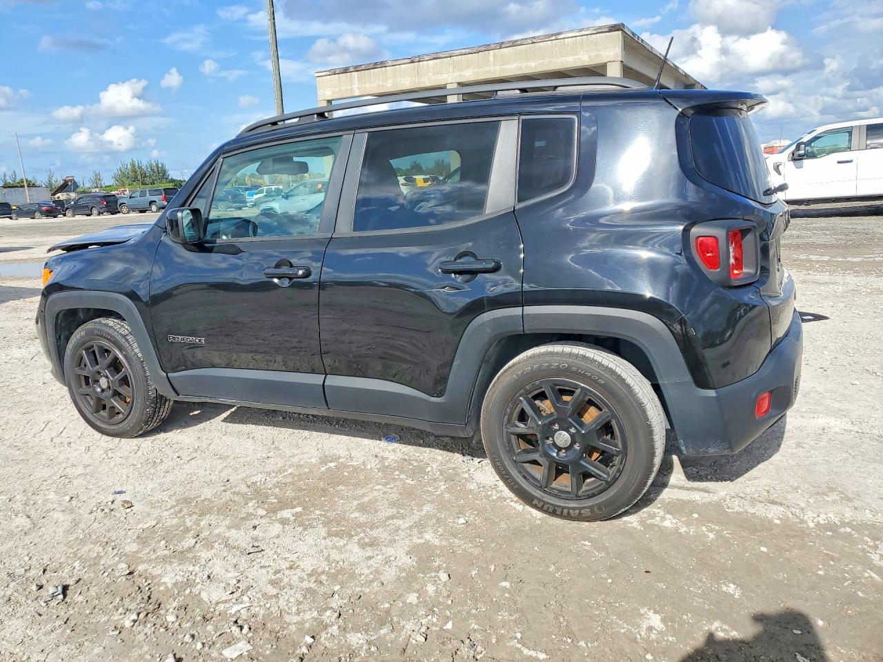 2019 JEEP RENEGADE LATITUDE photo 3