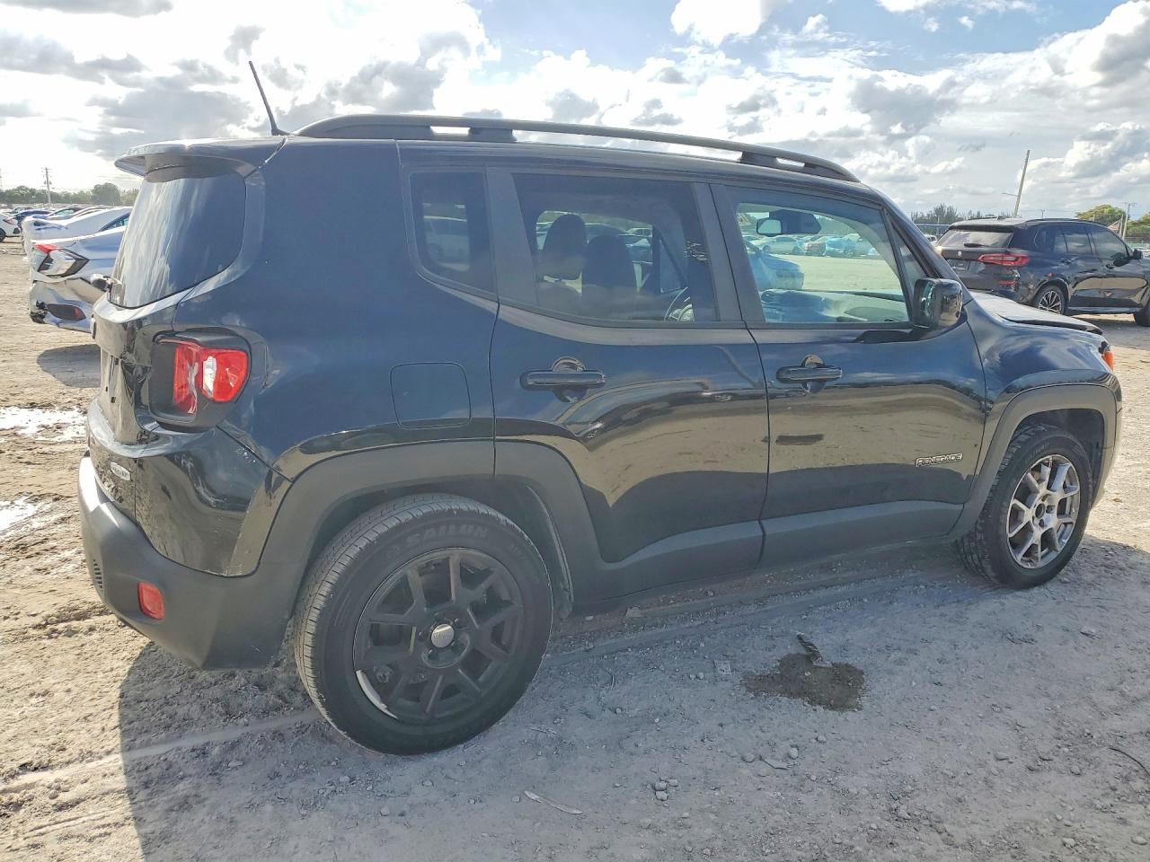 2019 JEEP RENEGADE LATITUDE photo 5