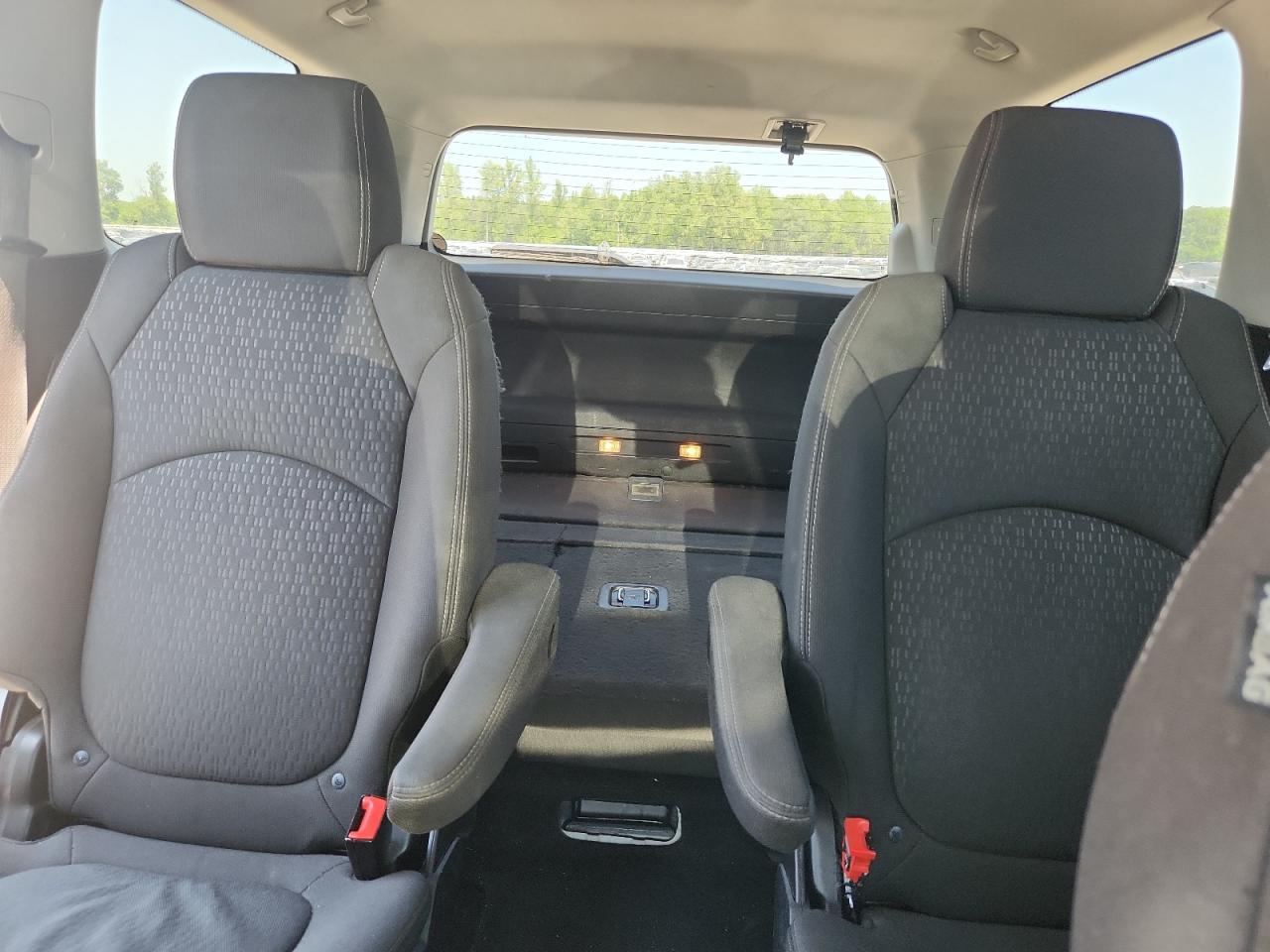 2015 GMC ACADIA SLE photo 28