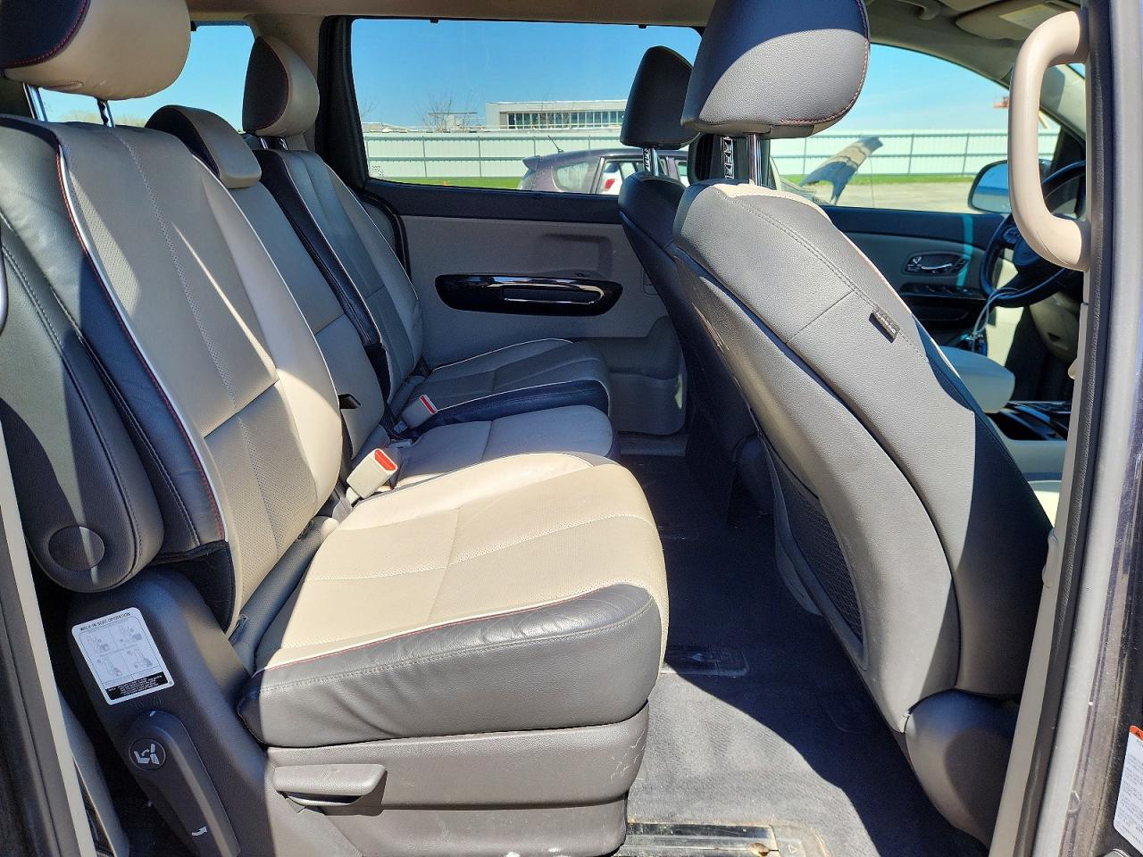2017 KIA SEDONA EX photo 21