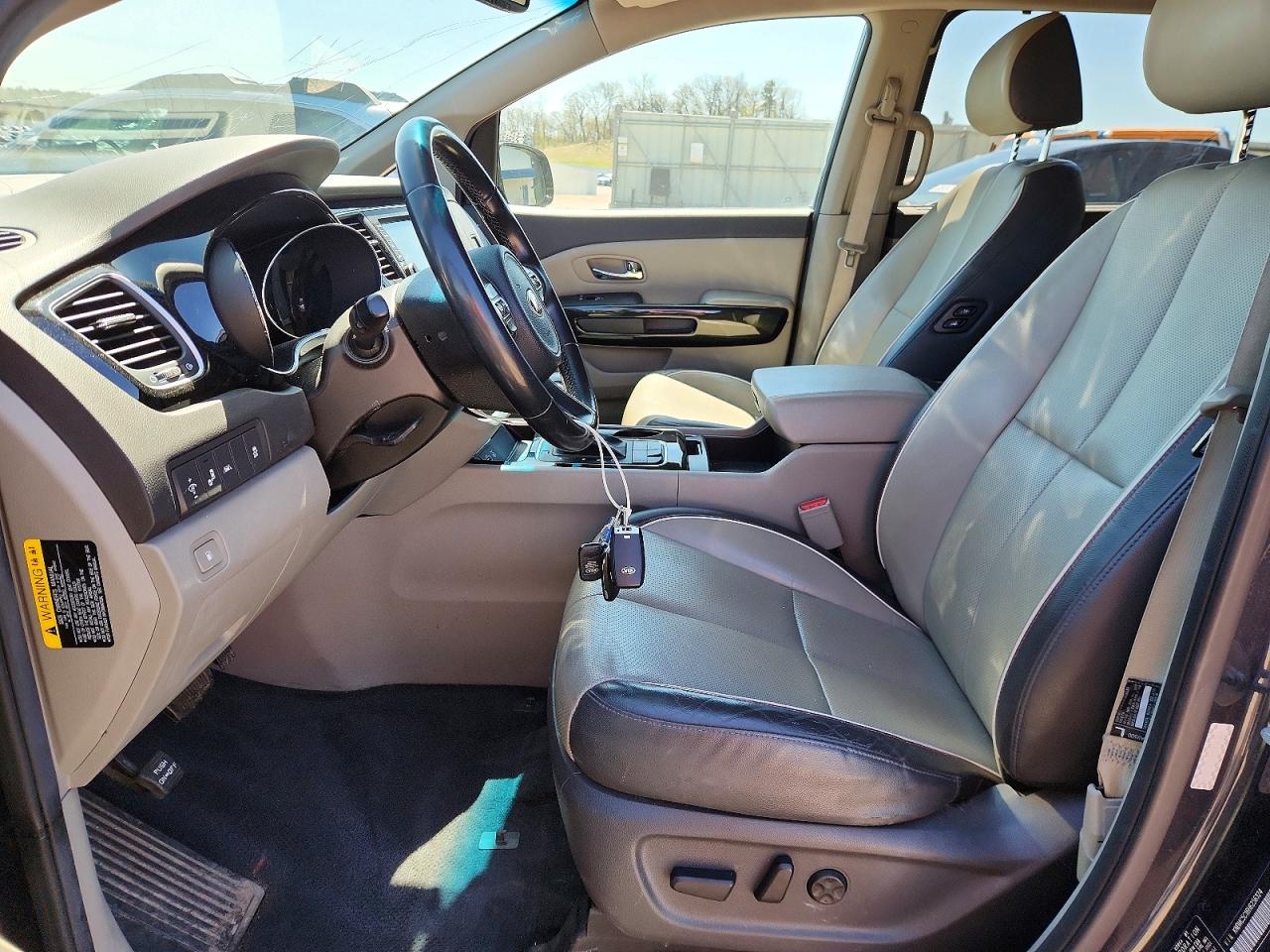 2017 KIA SEDONA EX photo 13