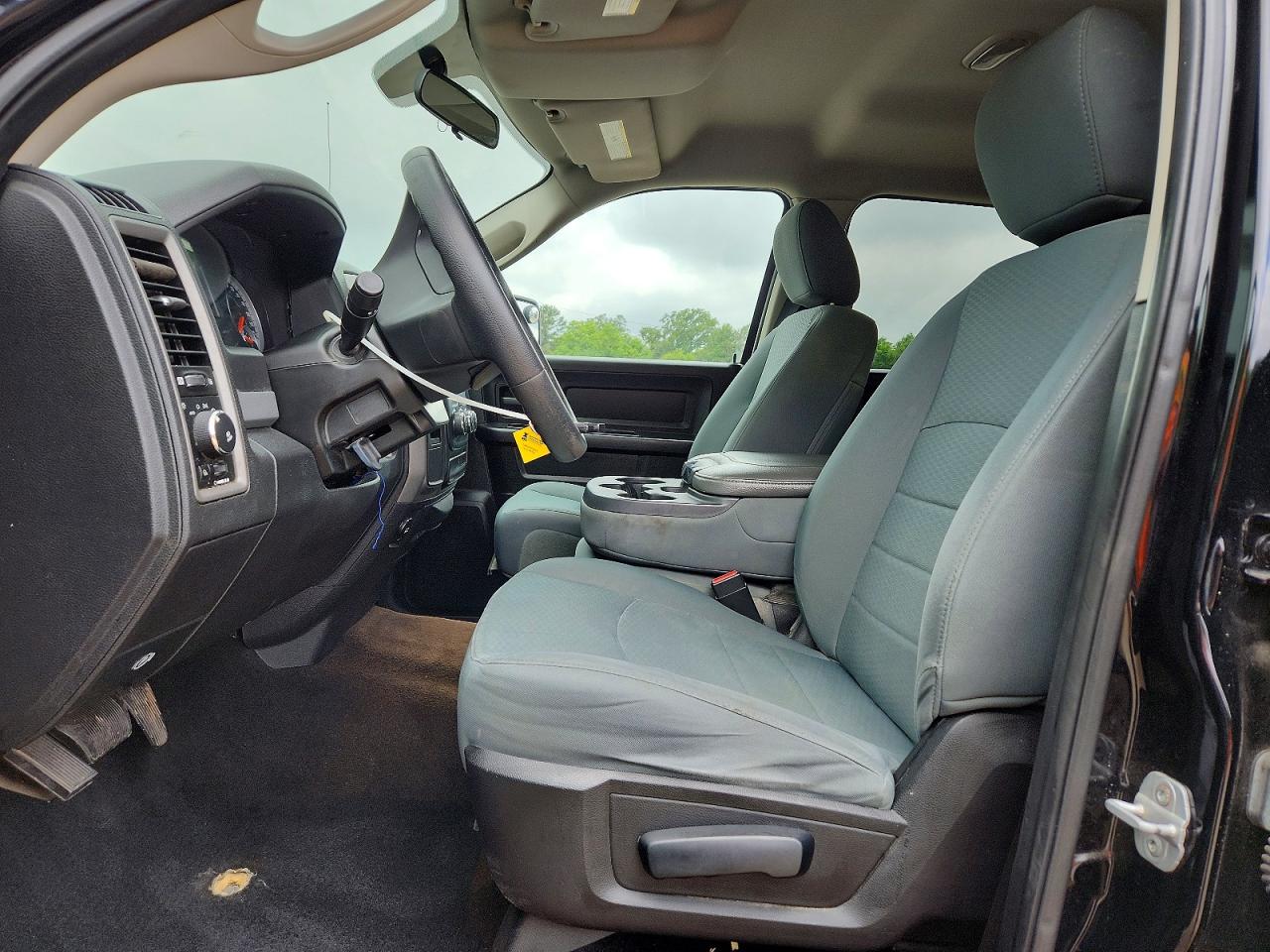 2013 RAM 1500 ST photo 13