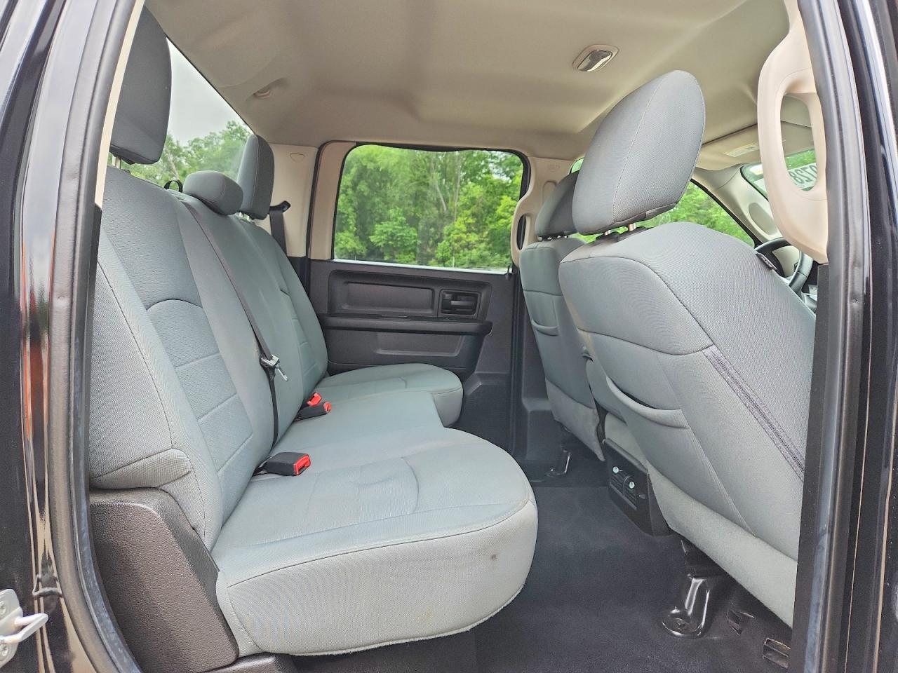 2013 RAM 1500 ST photo 19